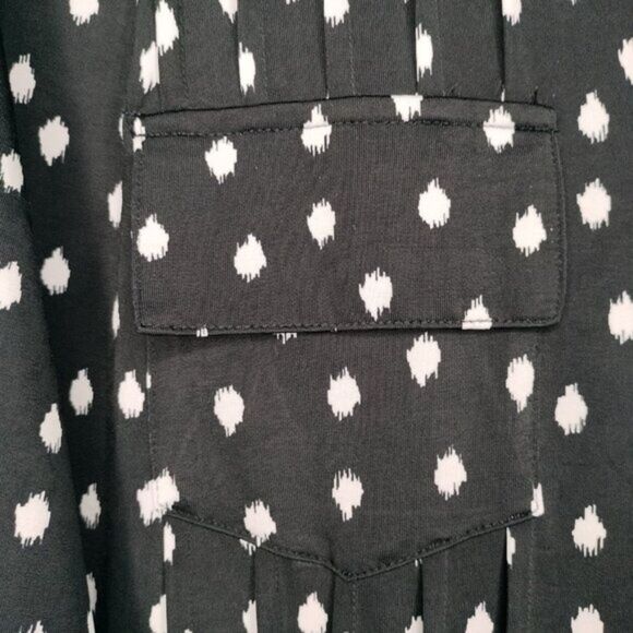 NWT Cocomo Plus Size 3X Black & White Geo Print Pintuck Short Sleeve Top - Picture 3 of 7